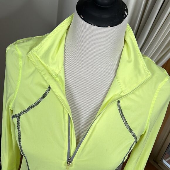 Zella 1/4 Zip Running Jacket - Picture 6 of 13